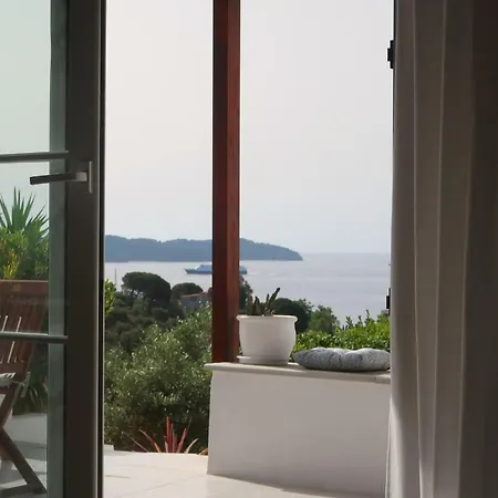 Onar House I *